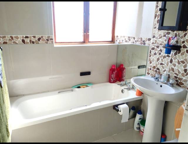 2 BEDROOM FLAT FOR SALE IN BLUFF